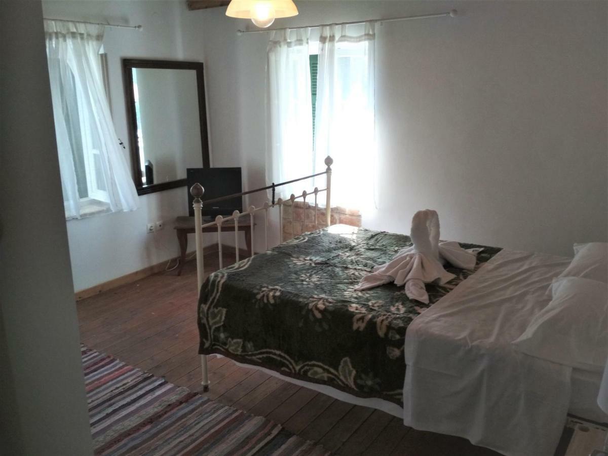 River House Maria Лефкими Экстерьер фото